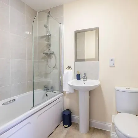 Сasa de vacaciones Luxury 3 Bed House, 8 People, With Street Parking! *